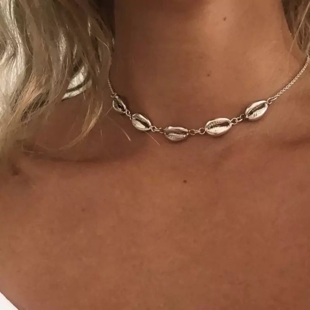 Gold Shell Metallic Minimalist Chain Necklace